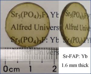 ¿Por qué el Fluoroapatite es un material fundamental para la fabricación de cerámicas de alto rendimiento?